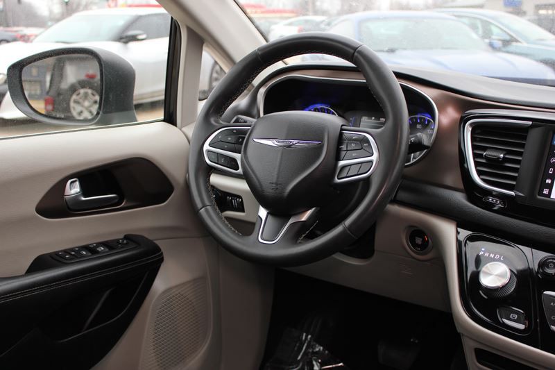 2022 Chrysler Voyager Image 30