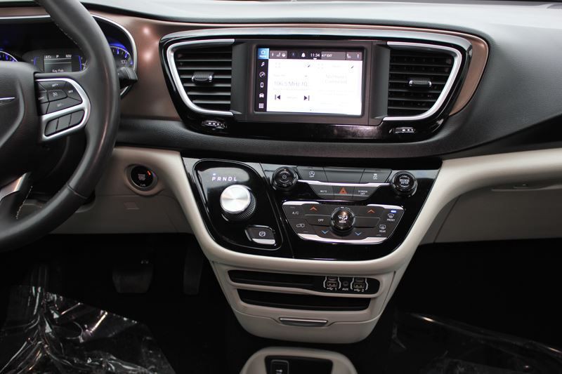 2022 Chrysler Voyager Image 31