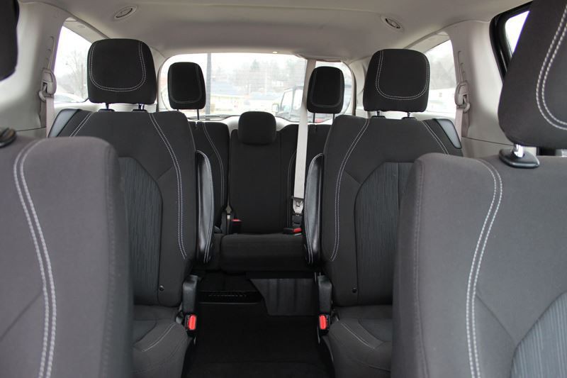 2022 Chrysler Voyager Image 32