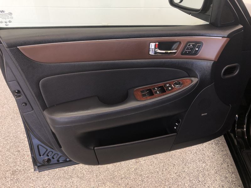 2010 Hyundai Genesis Image 6