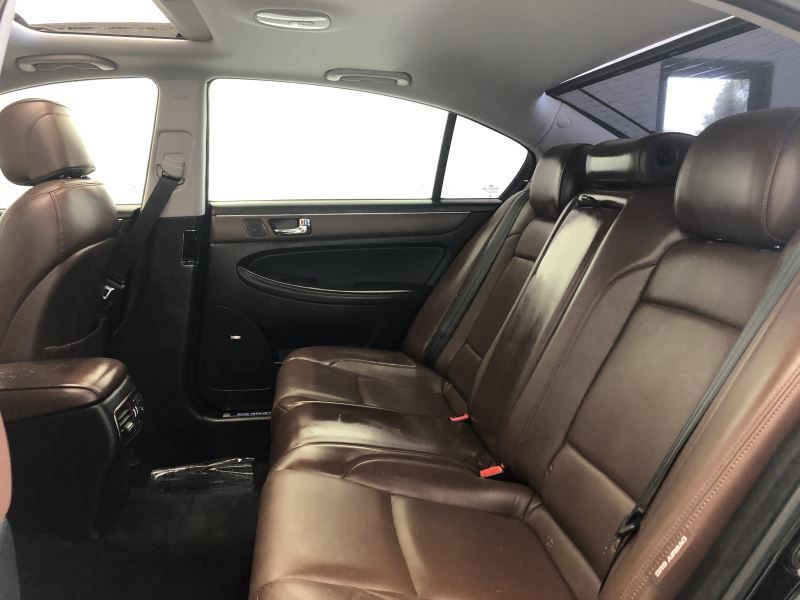 2010 Hyundai Genesis Image 9