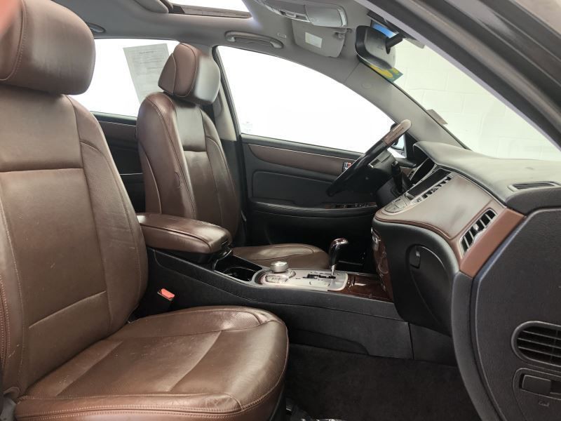 2010 Hyundai Genesis Image 12