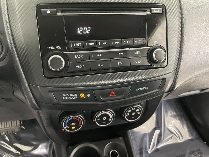 2015 Mitsubishi Outlander Image 23