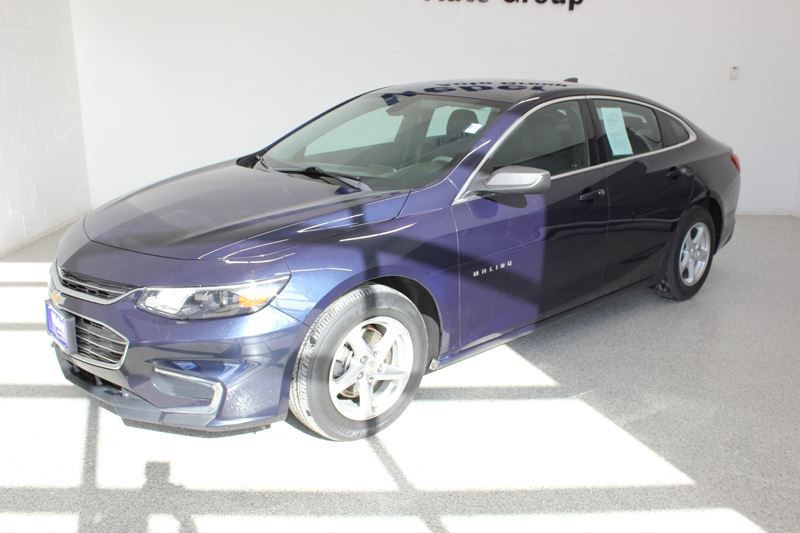 2018 Chevrolet Malibu Image 2