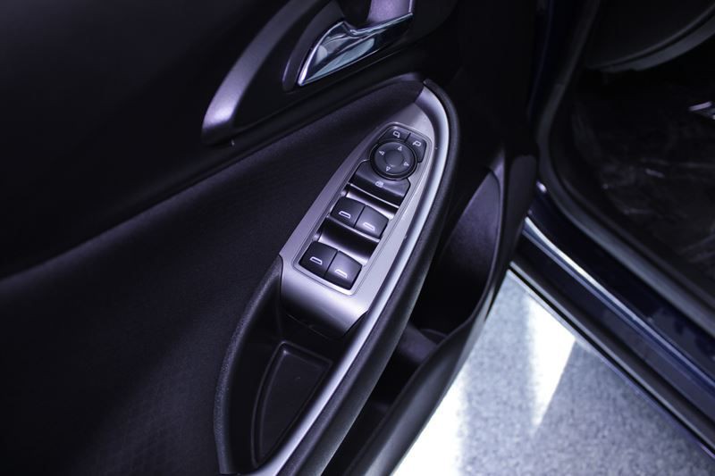 2018 Chevrolet Malibu Image 13