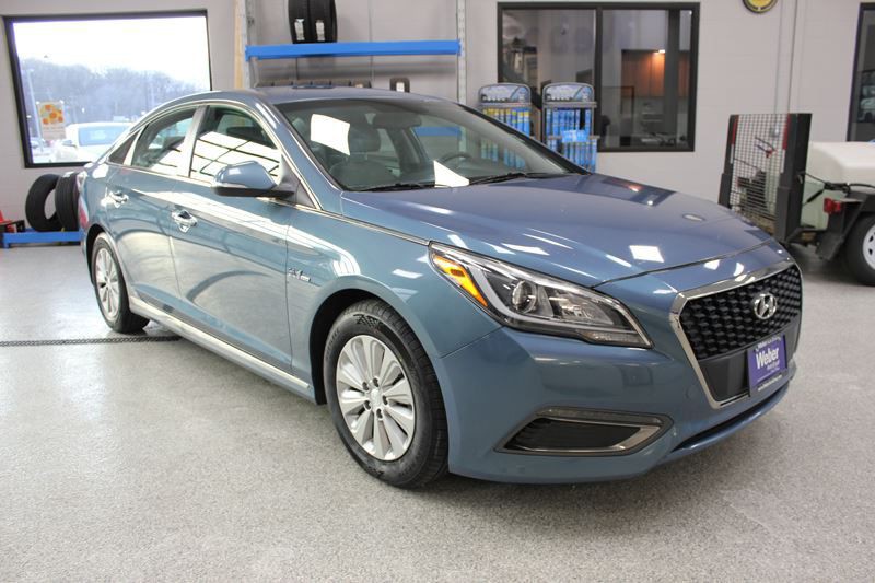 2016 Hyundai Sonata Image 2