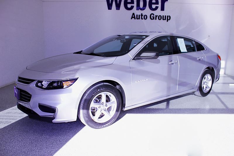 2018 Chevrolet Malibu Image 1