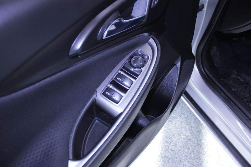 2018 Chevrolet Malibu Image 13