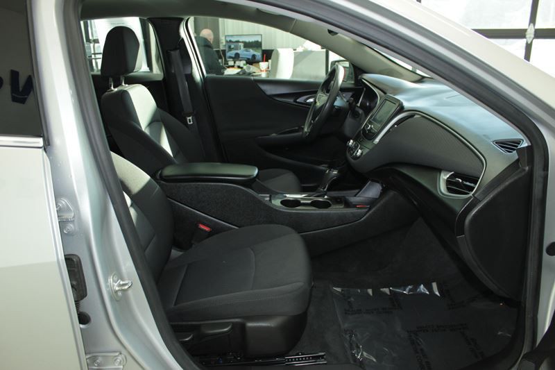 2018 Chevrolet Malibu Image 15