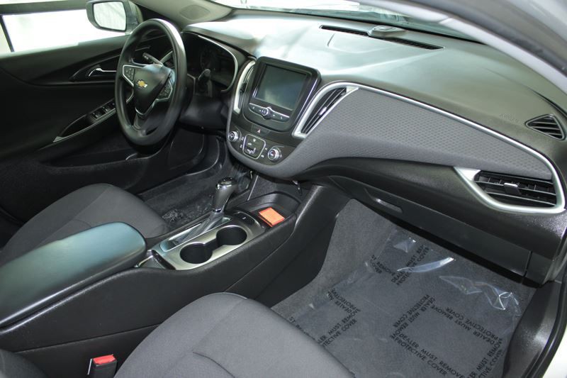 2018 Chevrolet Malibu Image 16