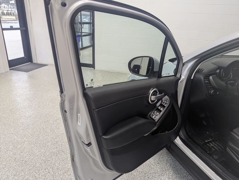 2016 FIAT 500 Image 9