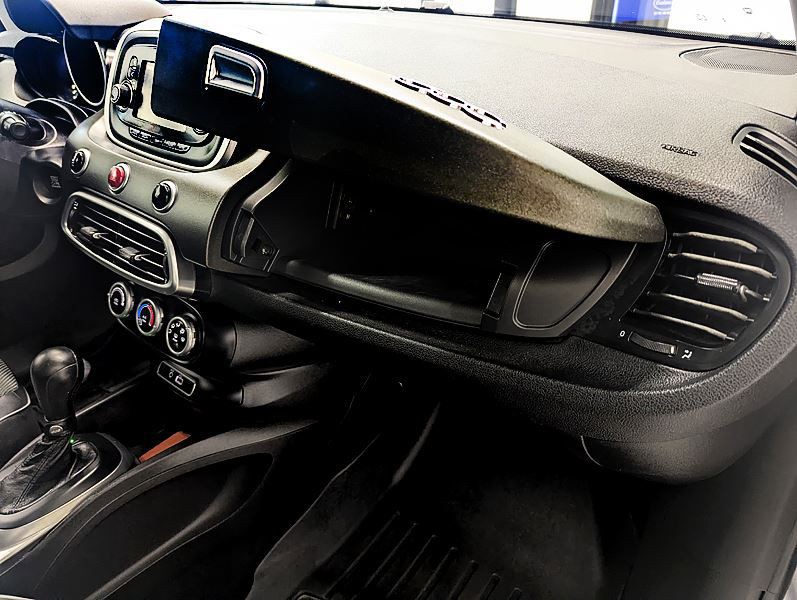 2016 FIAT 500 Image 16