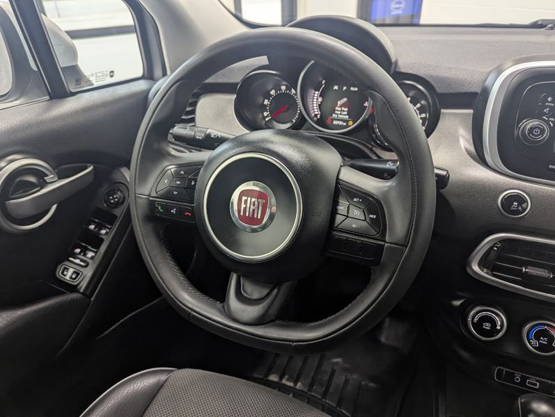 2016 FIAT 500 Image 18