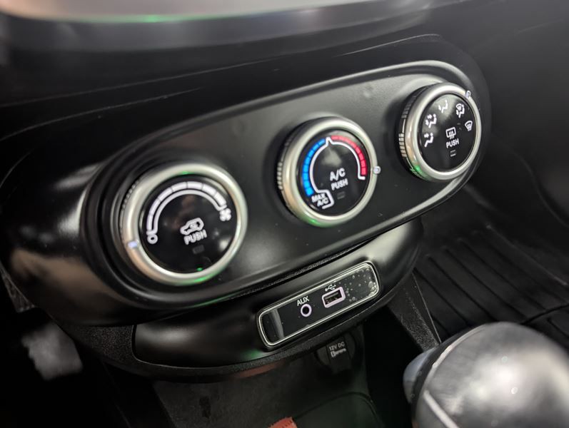 2016 FIAT 500 Image 25