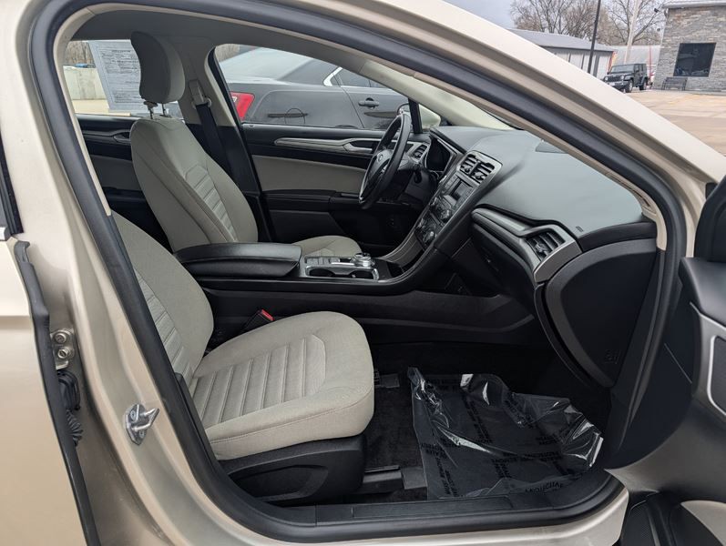 2018 Ford Fusion Image 16