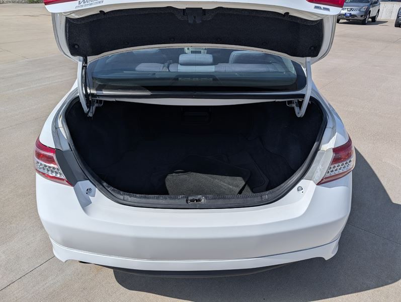 2010 Toyota Camry Image 10