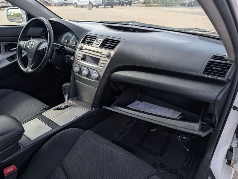 2010 Toyota Camry Image 17