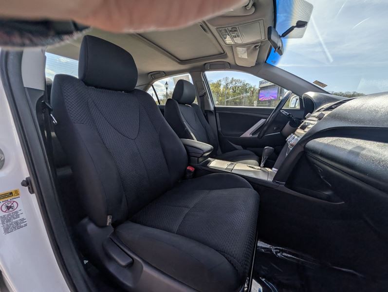 2010 Toyota Camry Image 18