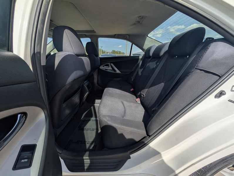 2010 Toyota Camry Image 19