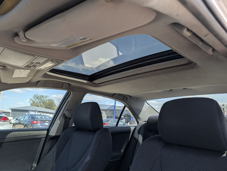2010 Toyota Camry Image 28