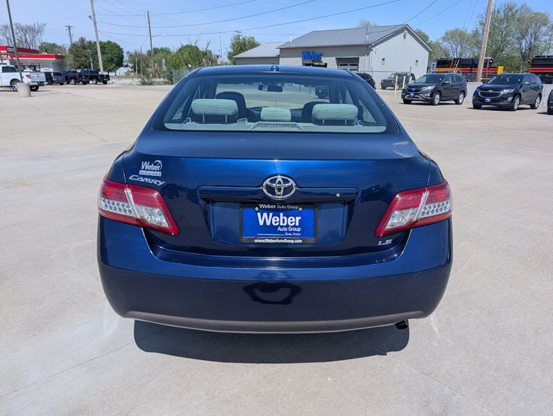 2011 Toyota Camry Image 8