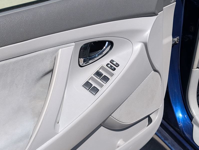 2011 Toyota Camry Image 13
