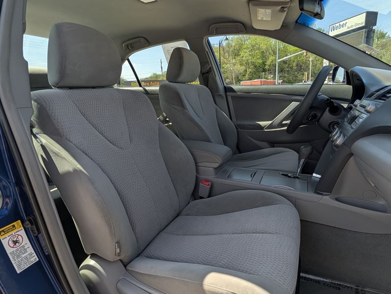 2011 Toyota Camry Image 19