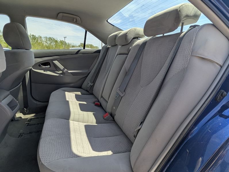 2011 Toyota Camry Image 21