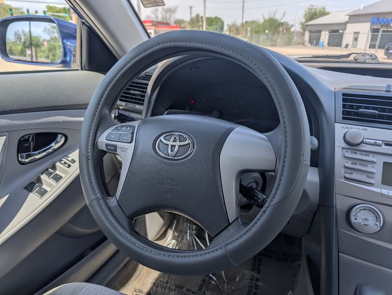 2011 Toyota Camry Image 25