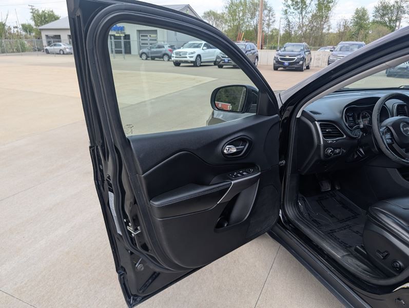2019 Jeep Cherokee Image 11