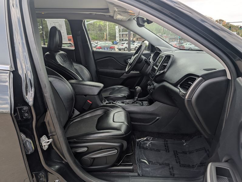 2019 Jeep Cherokee Image 16