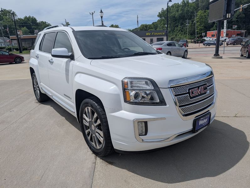 2016 GMC Terrain Image 2