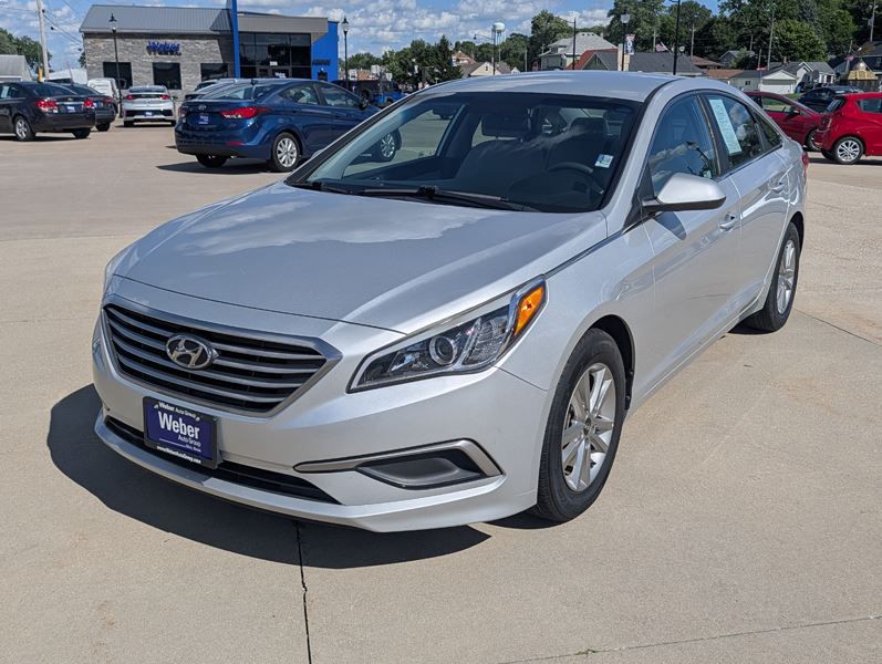 2017 Hyundai Sonata Image 3