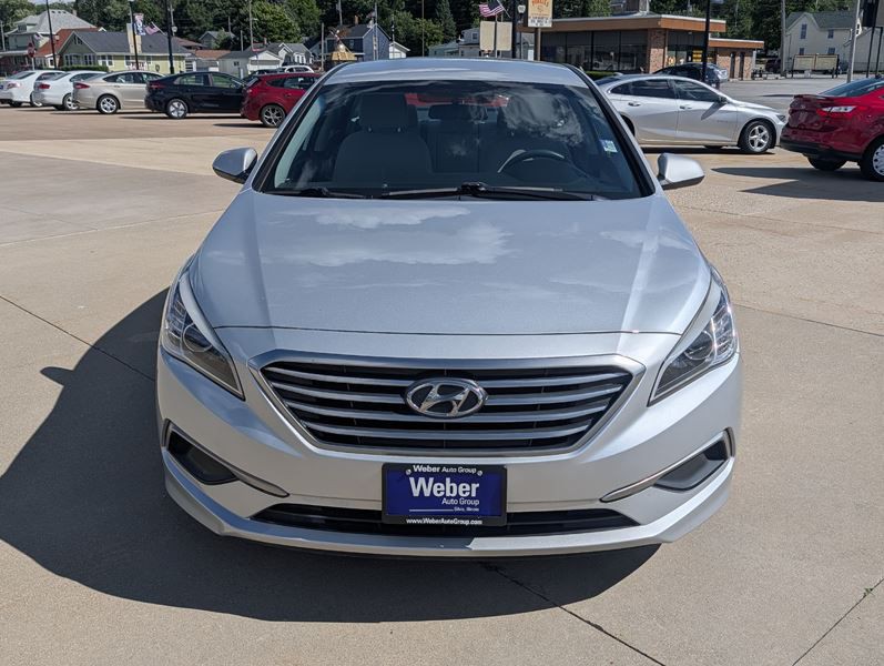 2017 Hyundai Sonata Image 4