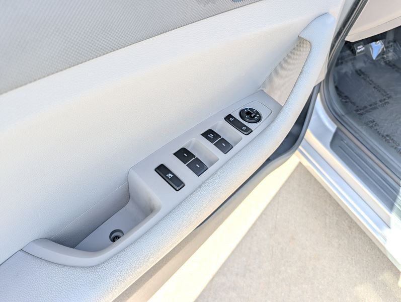 2017 Hyundai Sonata Image 12