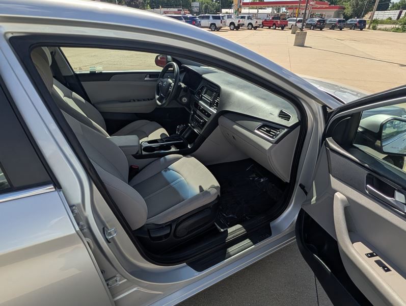 2017 Hyundai Sonata Image 17
