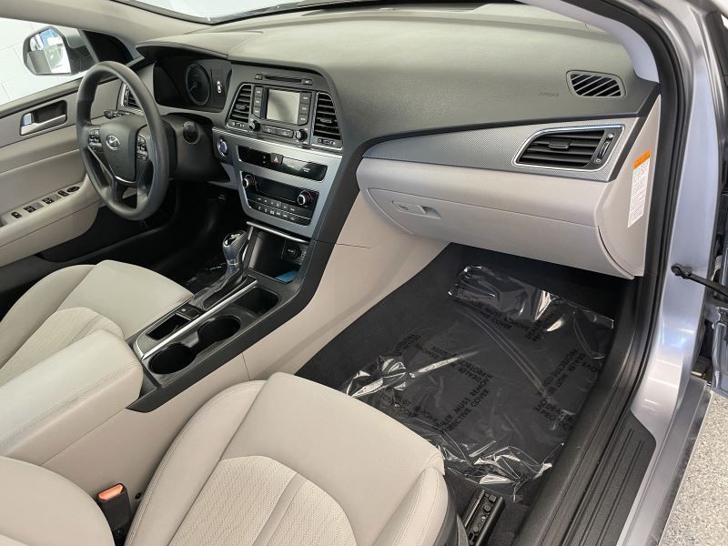 2016 Hyundai Sonata Image 17