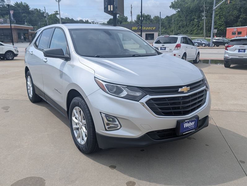 2018 Chevrolet Equinox Image 2
