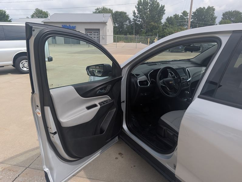 2018 Chevrolet Equinox Image 12