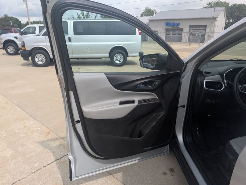 2018 Chevrolet Equinox Image 13
