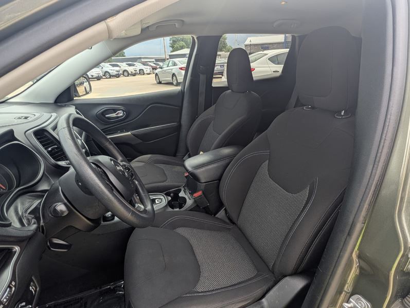 2019 Jeep Cherokee Image 15