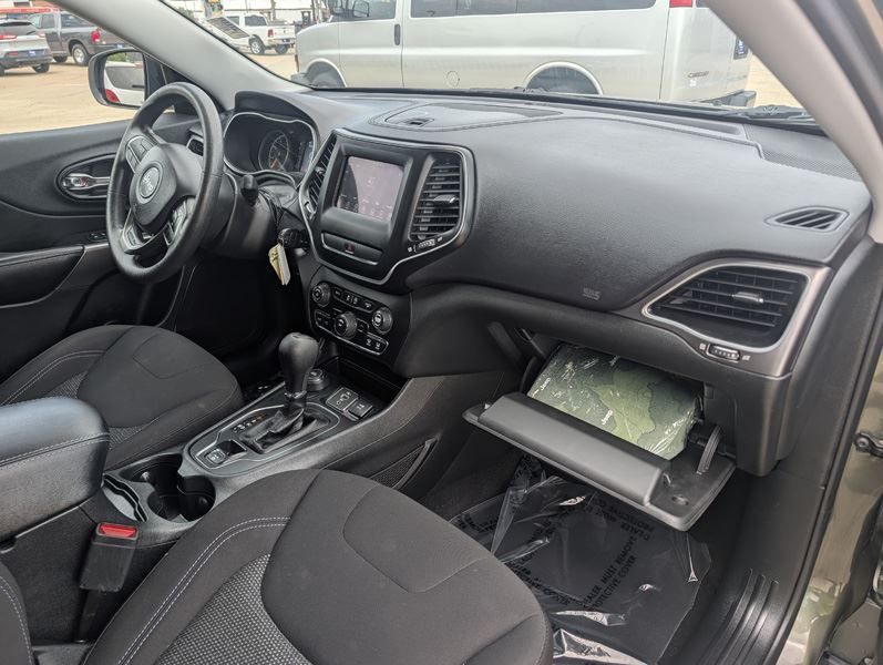 2019 Jeep Cherokee Image 16
