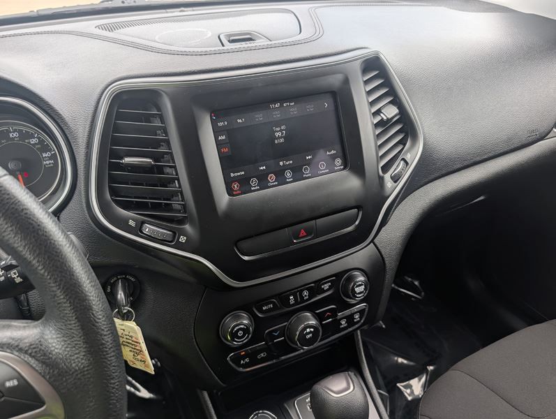 2019 Jeep Cherokee Image 24