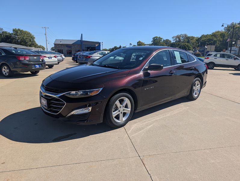 2020 Chevrolet Malibu Image 2