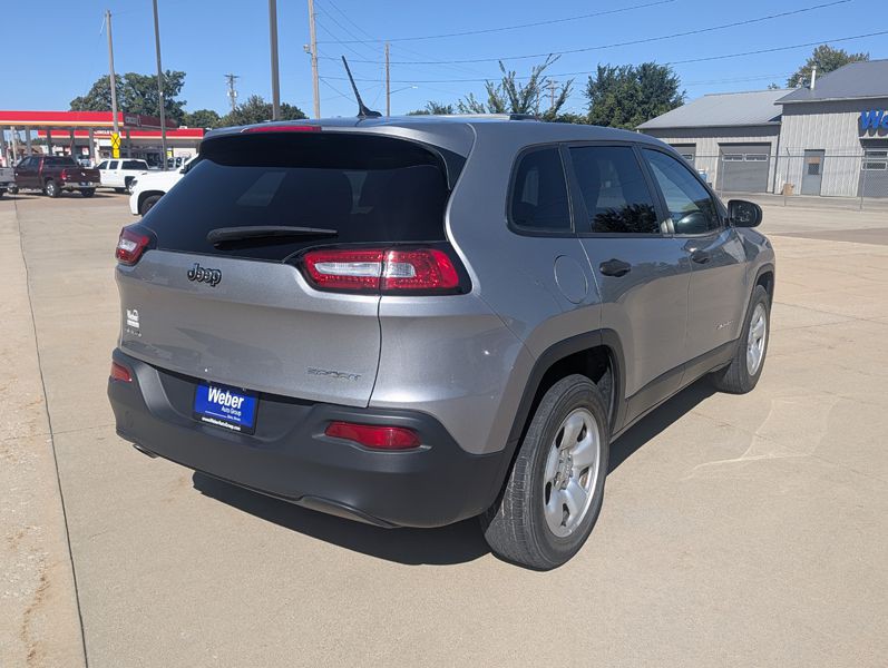 2016 Jeep Cherokee Image 8