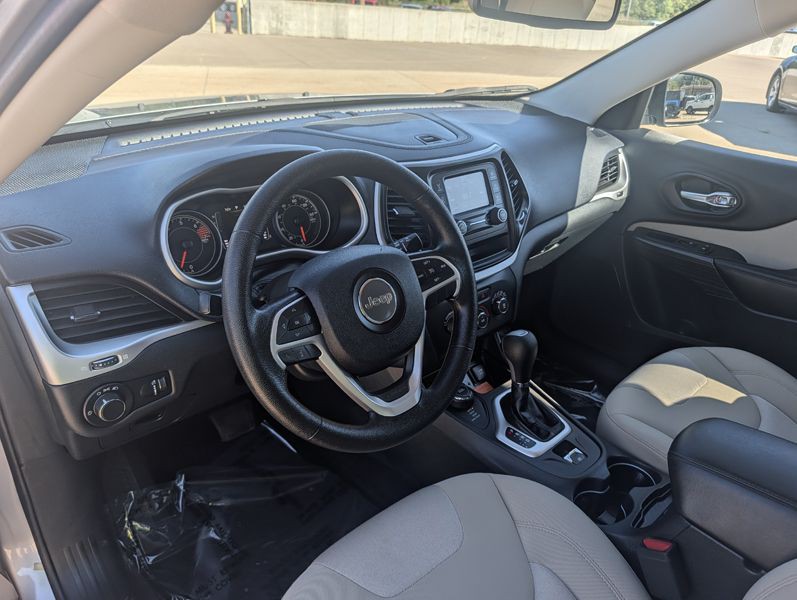 2016 Jeep Cherokee Image 15