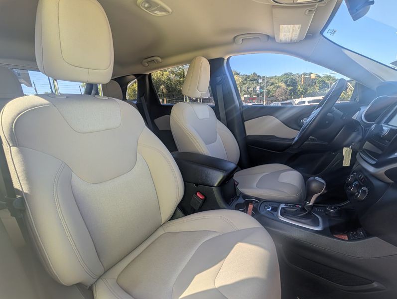2016 Jeep Cherokee Image 19