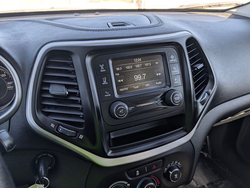 2016 Jeep Cherokee Image 26
