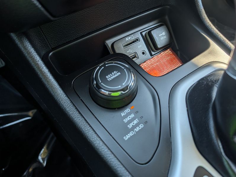 2016 Jeep Cherokee Image 27