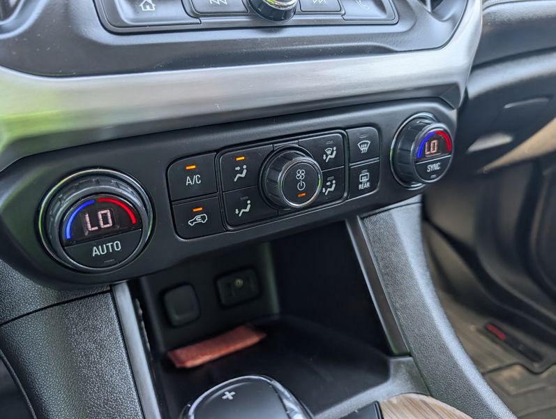 2019 GMC Acadia Image 30
